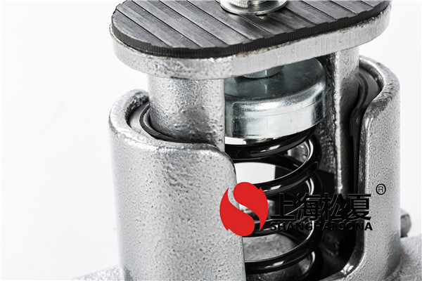 在使用座式减震器时的稳定性。